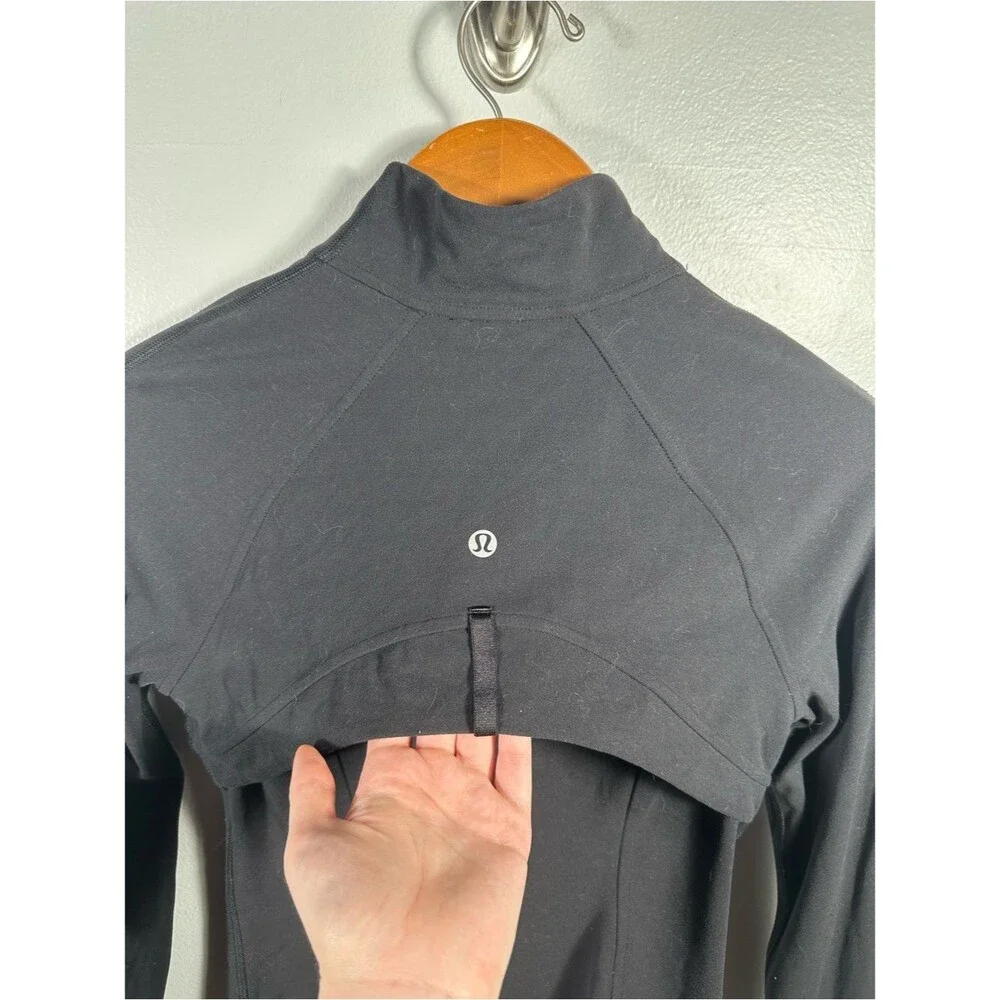 Lululemon Black Nulu Cropped Define Jacket Size 6 Gym Workout Activewear Chic